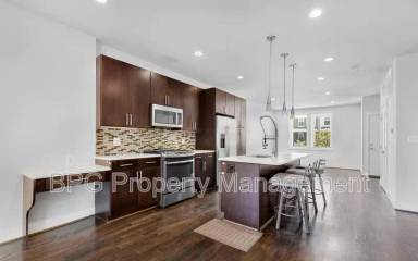 Main picture of 4122 5th St NW