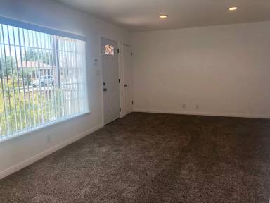 Main picture of 328 Balsam St