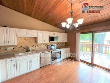 Main picture of N111W16775 Esquire Ct