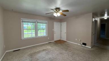 Main picture of 5902 Griffith Way