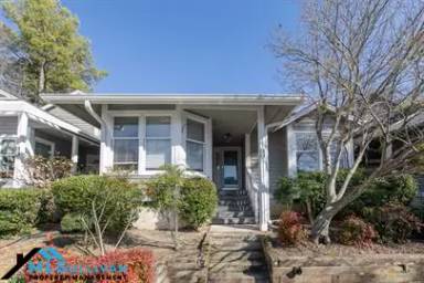 Main picture of 106 Elmwood Cir