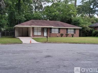 Main picture of 7 Ruston Ct