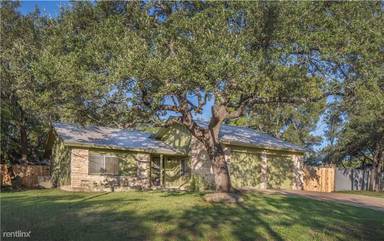 Main picture of 2305 N Cannes Dr