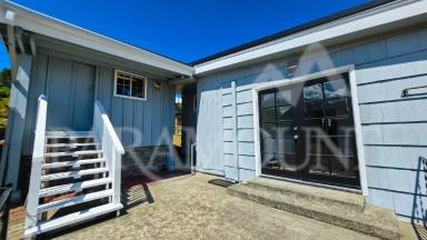 Main picture of 2461 1st Ave E