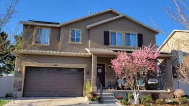 Main picture of 814 E Whisper Cove Rd