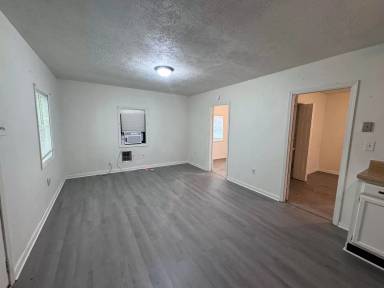 Main picture of 922 S 27th St