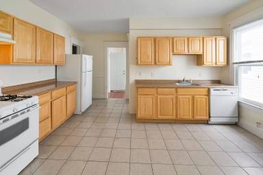 Main picture of 38-44 Tilton St