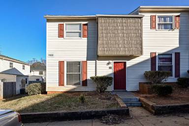 Main picture of 7929 Shady Oak Trl