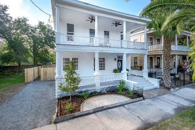 Main picture of 306 E 2nd St