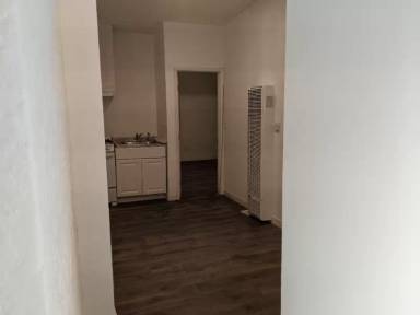 Main picture of 934 S Lake St