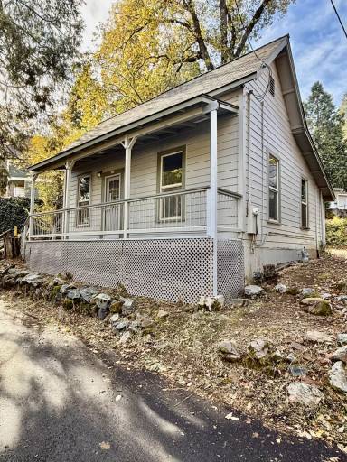 Main picture of 336 N School St