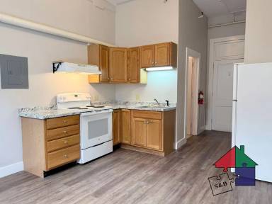 Main picture of 28 N Main St