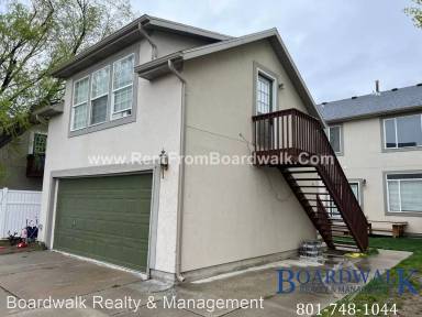 Main picture of 1043 E Straw Hat Ln