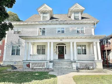 Main picture of 216 N 32nd Ave