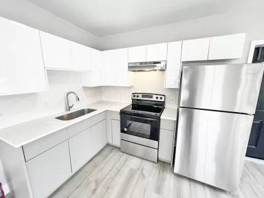 Main picture of 1901 Johnson St
