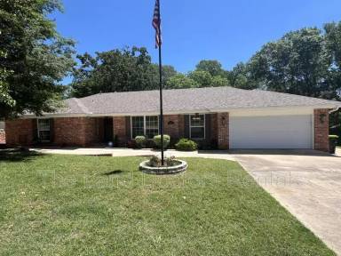 Main picture of 412 S Country Club Rd