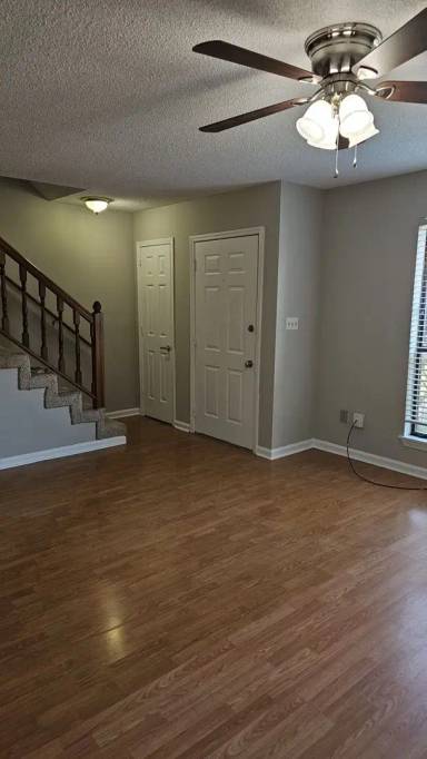 Main picture of 2487 Hampstead Dr