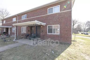 Main picture of 830 S Harris Ave