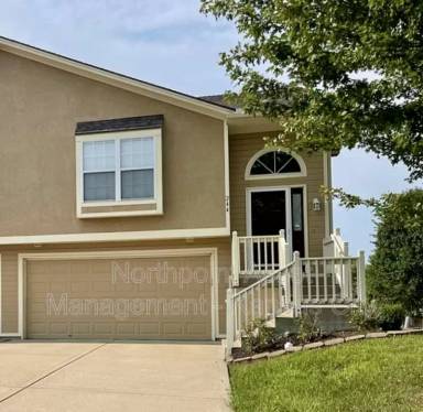 Main picture of 244 SW Chartwell Pl