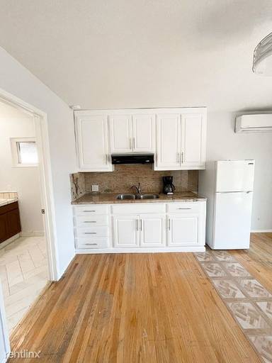 Main picture of 6710 Blakemore St