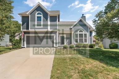 Main picture of 15313 Riley St