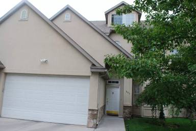 Main picture of 901 Courtyard Ln