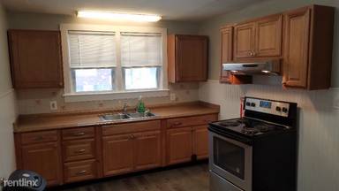 Main picture of 21 W Adams St