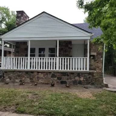 Main picture of 10040 Mansfield St