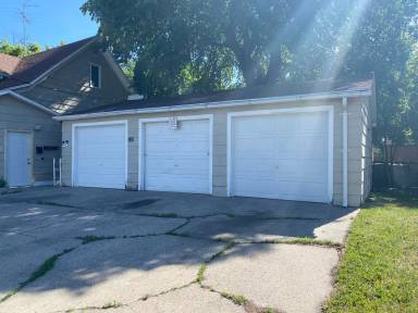 Main picture of 102 14th St S