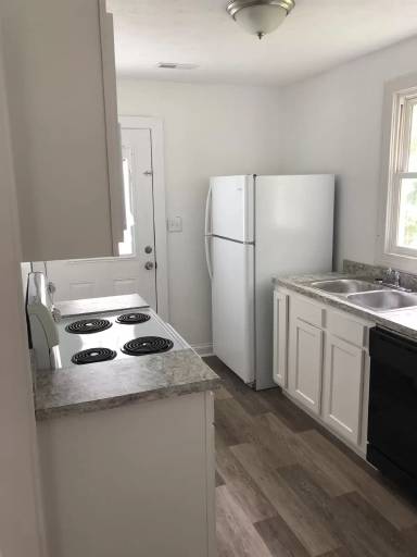 Main picture of 96 Glass Ave