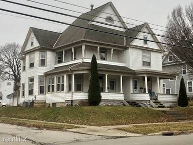 Main picture of 145 E Walnut St