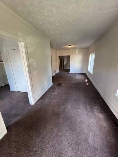 Main picture of 1019 Pape Ave