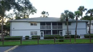 Main picture of 584 Fairways Ln