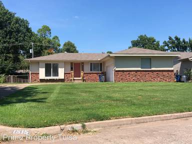 Main picture of 1515 E 55th Pl