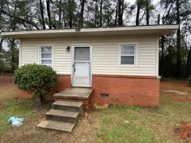 Main picture of 4970 Robin St