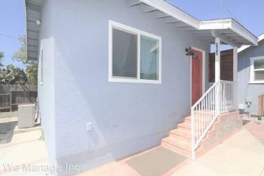 Main picture of 566 W Santa Cruz St