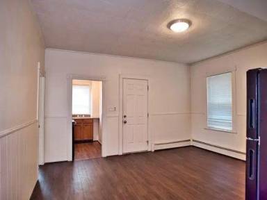 Main picture of 1483 N Main St