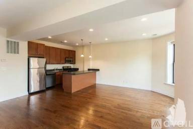 Main picture of 2834 N Albany Ave