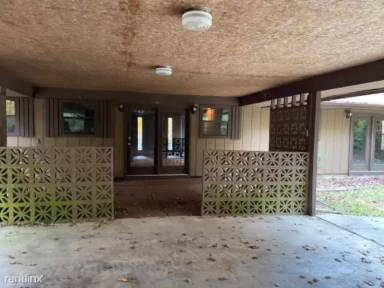Main picture of 2498 Old Newport Hwy