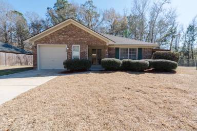 Main picture of 320 Clark St