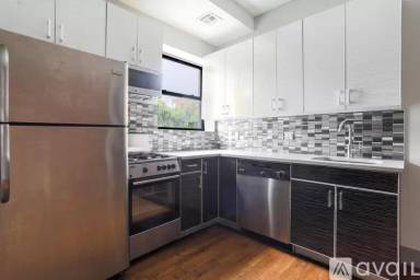 Main picture of 1329 Pacific St