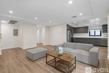 Main picture of 846 S Mariposa Ave