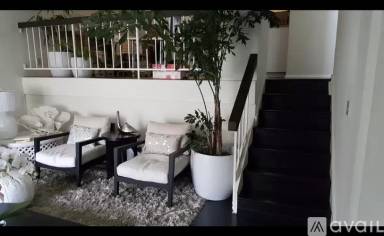Main picture of 6265 Canoga Ave