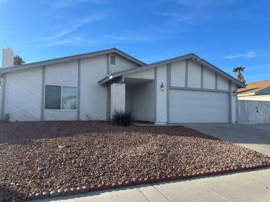 Main picture of 3955 Redwood St