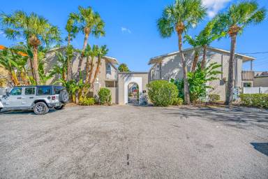 Main picture of 408 S Tampania Ave