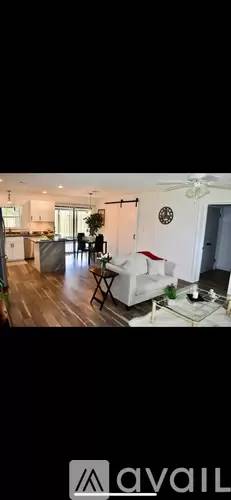 Main picture of 815 Amberway Dr