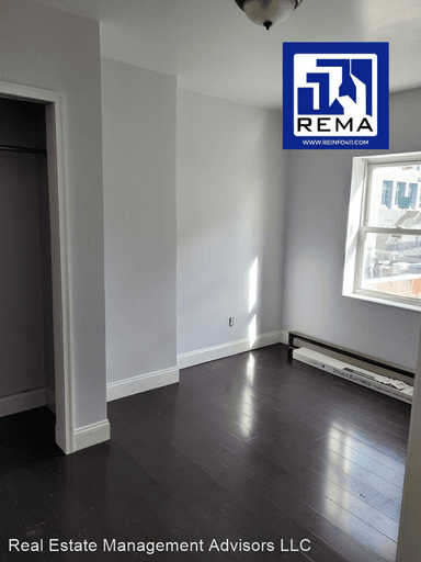 Main picture of 326 Cherry St