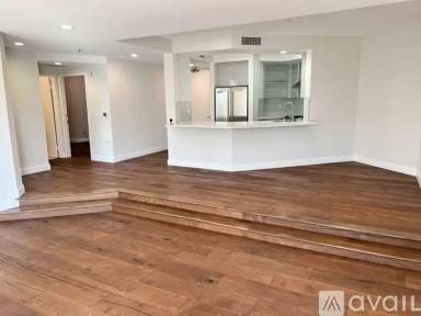 Main picture of 245 Main St