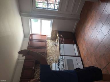 Main picture of 2737 Laconia Ave