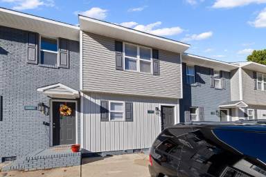 Main picture of 389 E Williams St
